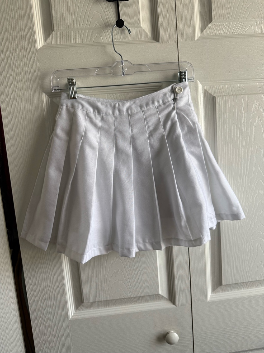 Forever 21 White Pleated Mini Skirt